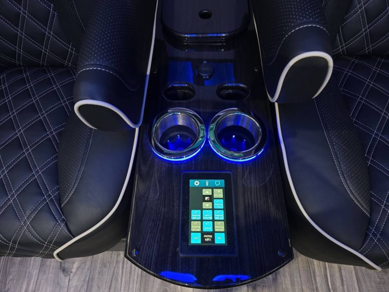 A photo of this 2027 Ultimate Toys LIMO J PRO