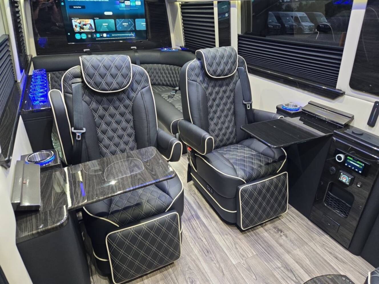 A photo of this 2027 Ultimate Toys LIMO J PRO