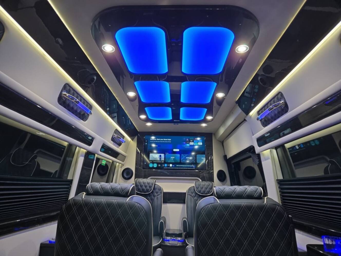 A photo of this 2027 Ultimate Toys LIMO J PRO