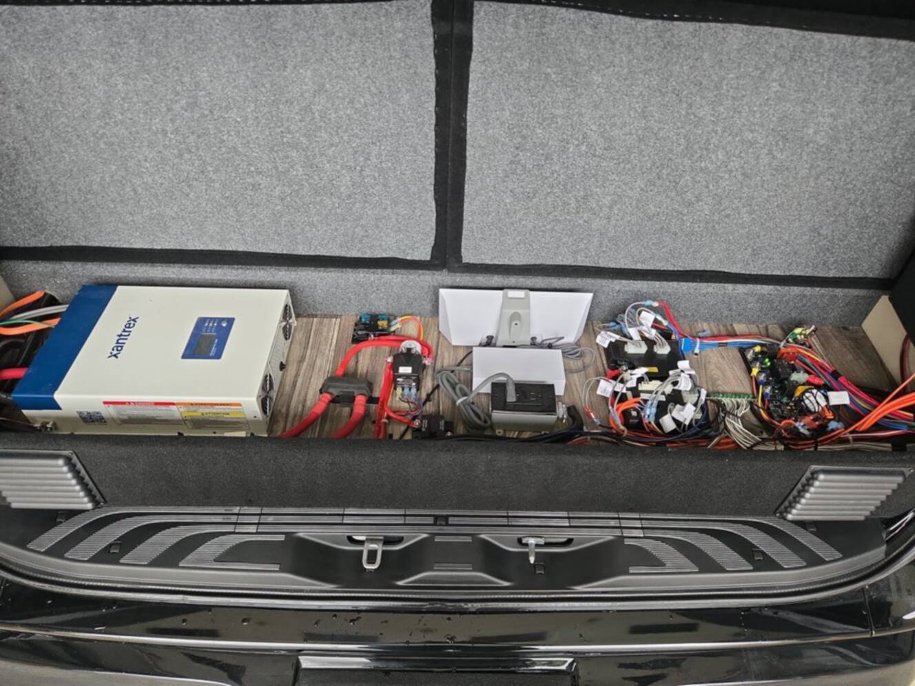 A photo of this 2027 Ultimate Toys LIMO J PRO