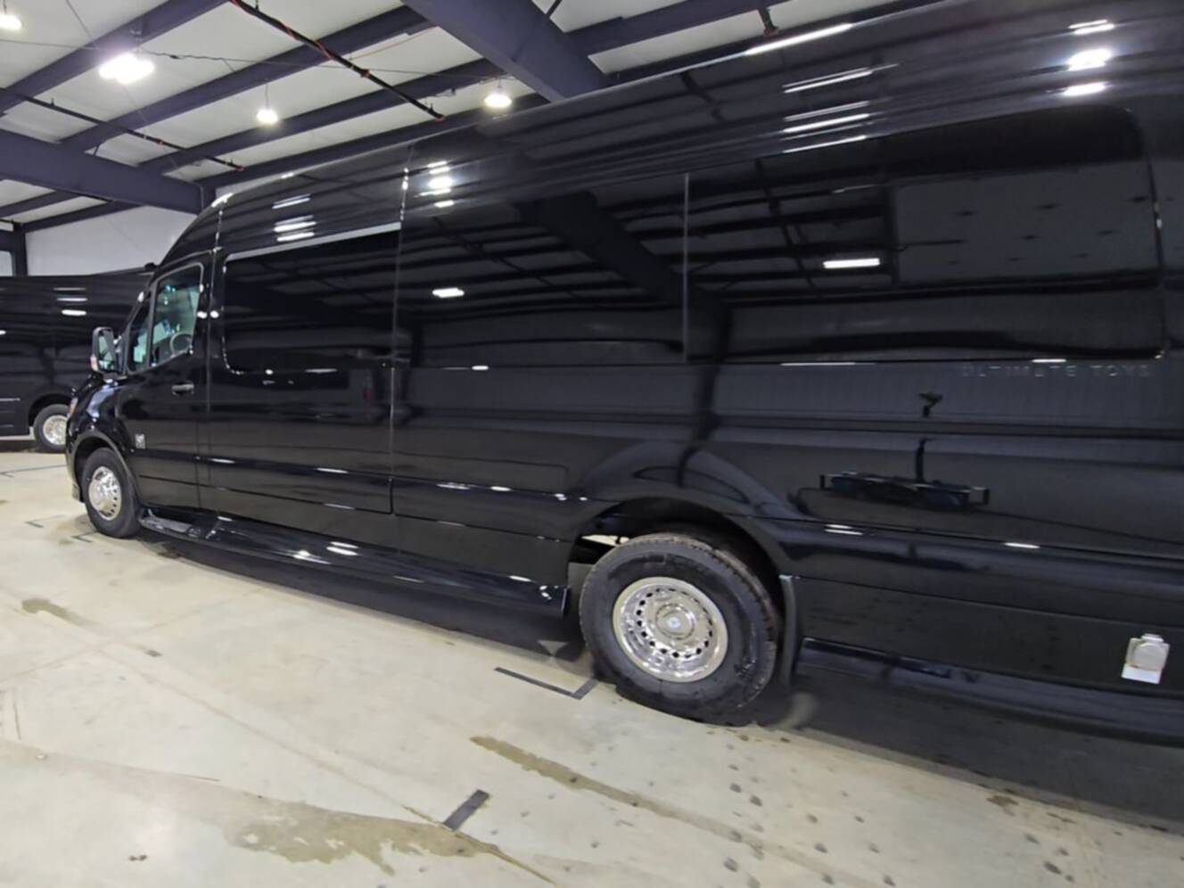 A photo of this 2027 Ultimate Toys LIMO J PRO