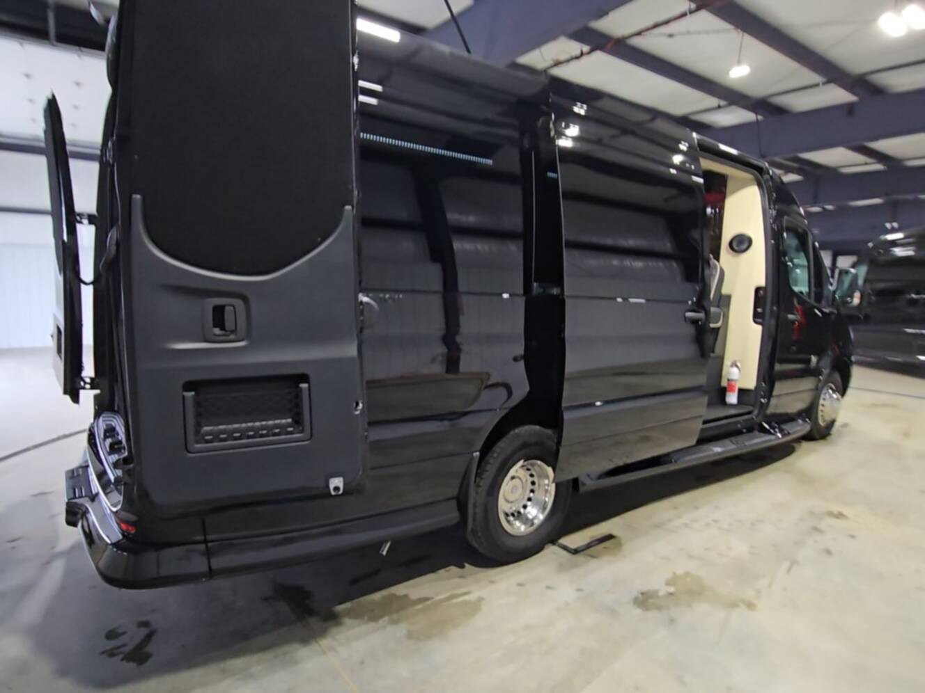 A photo of this 2027 Ultimate Toys LIMO J PRO