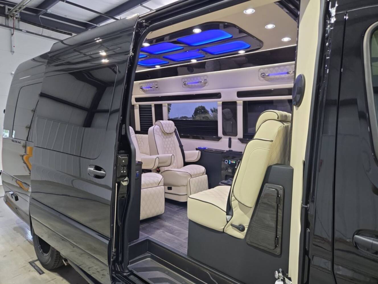 A photo of this 2027 Ultimate Toys COACH EXEC