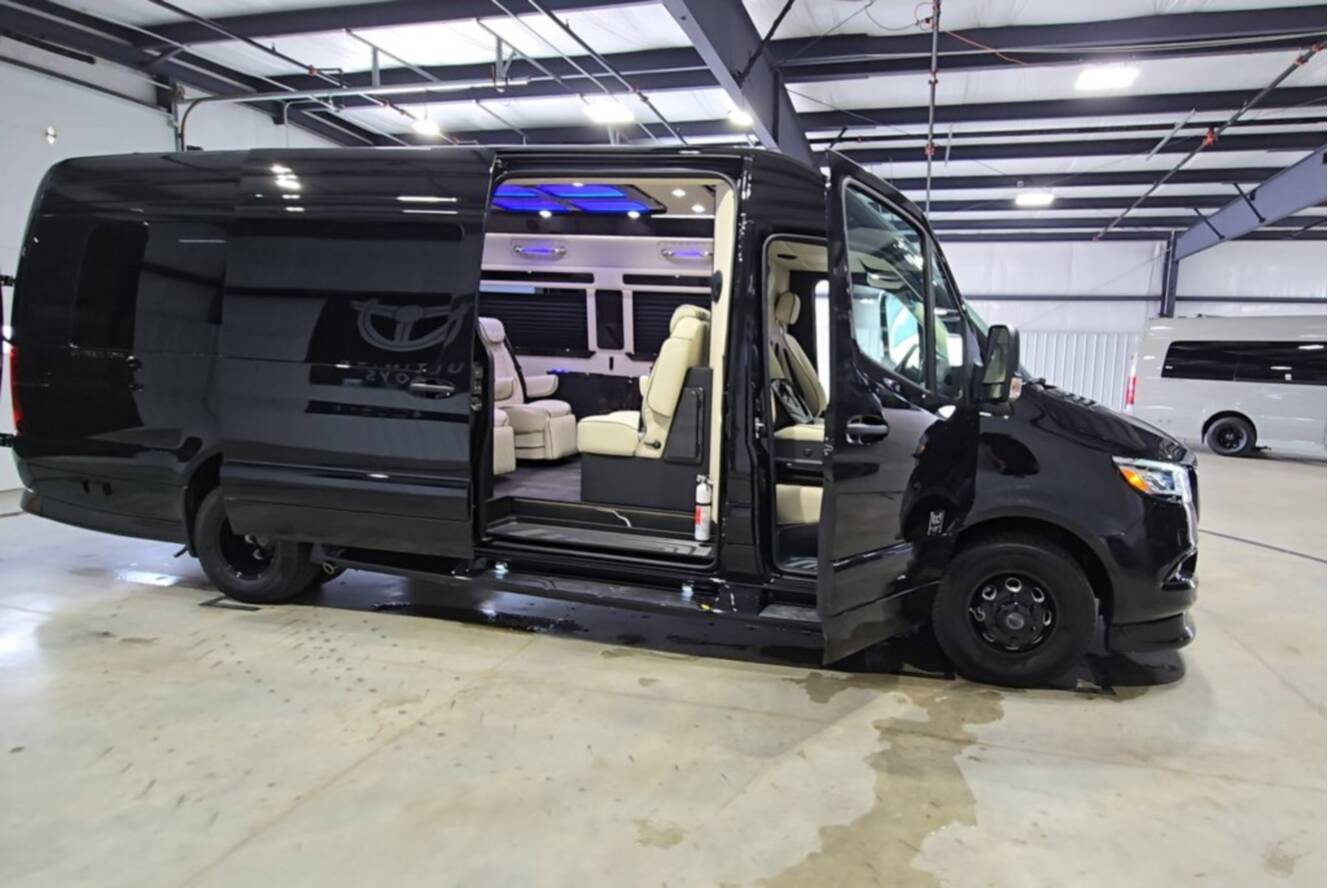 A photo of this 2027 Ultimate Toys COACH EXEC