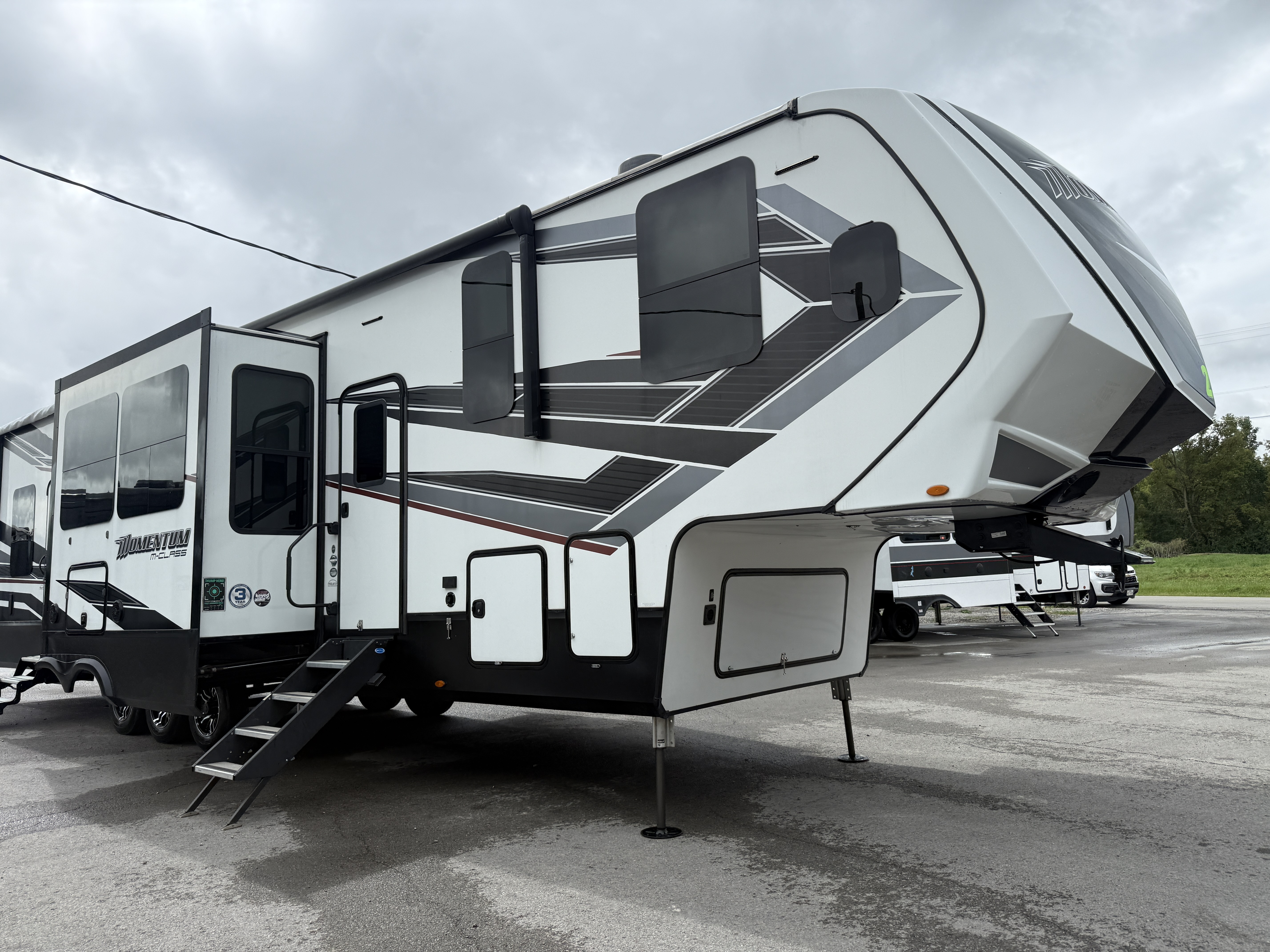 2021 Grand Design MOMENTUM 381M in findlay OH