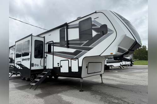 2021 Grand Design MOMENTUM 381M in findlay OH