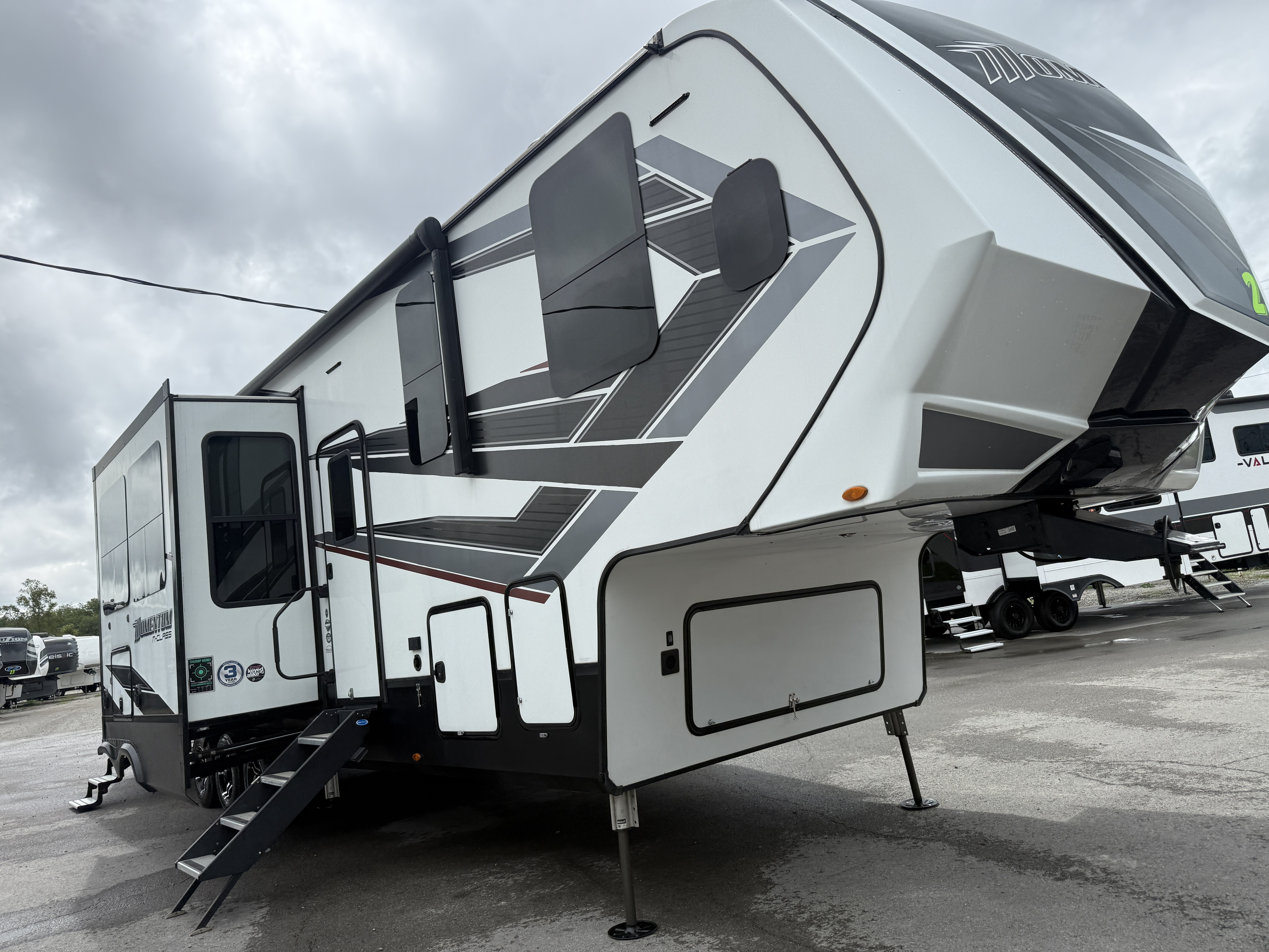 2021 Grand Design MOMENTUM 381M in findlay OH