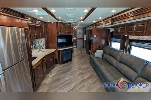 2018 Fleetwood DISCOVERY 38N in justin TX