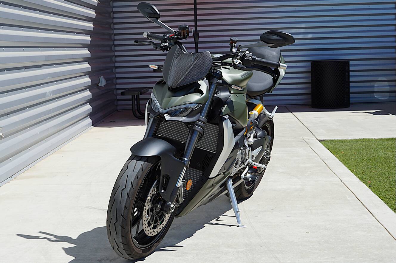 A photo of this 2023 Ducati Streetfighter V2