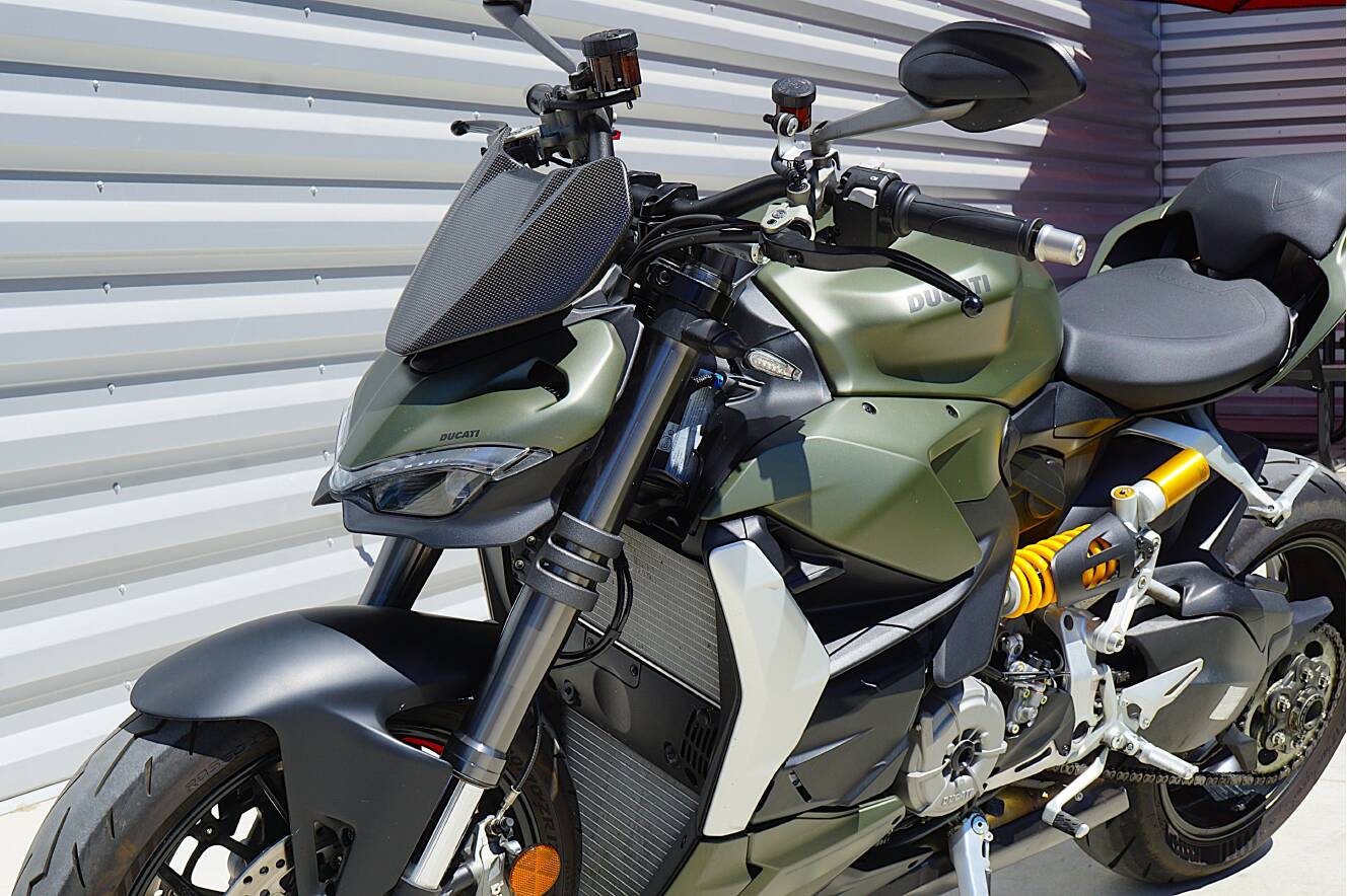 A photo of this 2023 Ducati Streetfighter V2