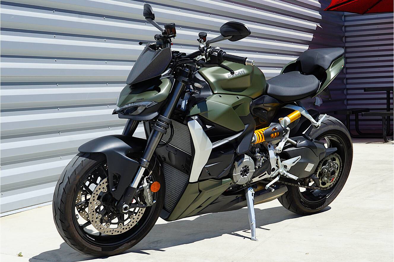 A photo of this 2023 Ducati Streetfighter V2