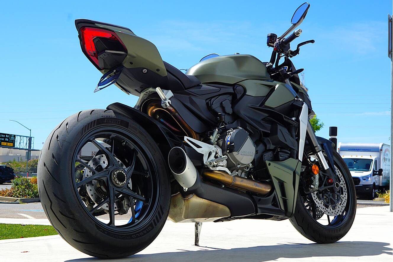A photo of this 2023 Ducati Streetfighter V2