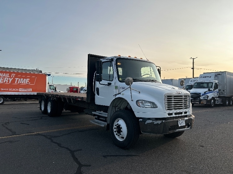 2016 FREIGHTLINER BUSINESS CLASS M2 106 in Medford, OR