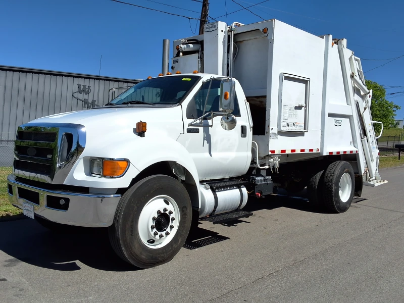 2013 FORD F750
