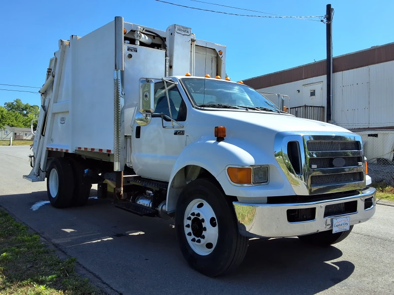 2013 FORD F750
