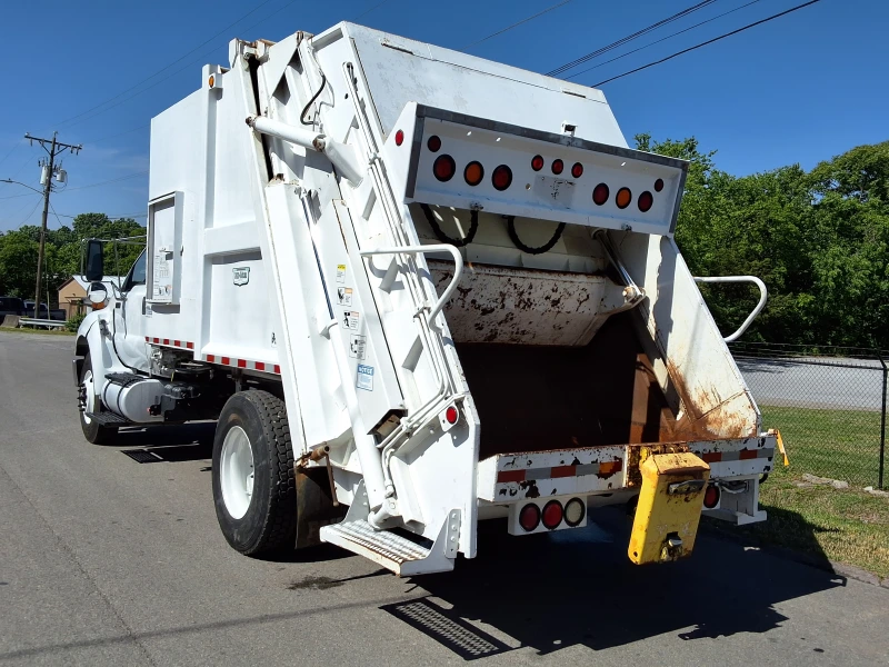 2013 FORD F750