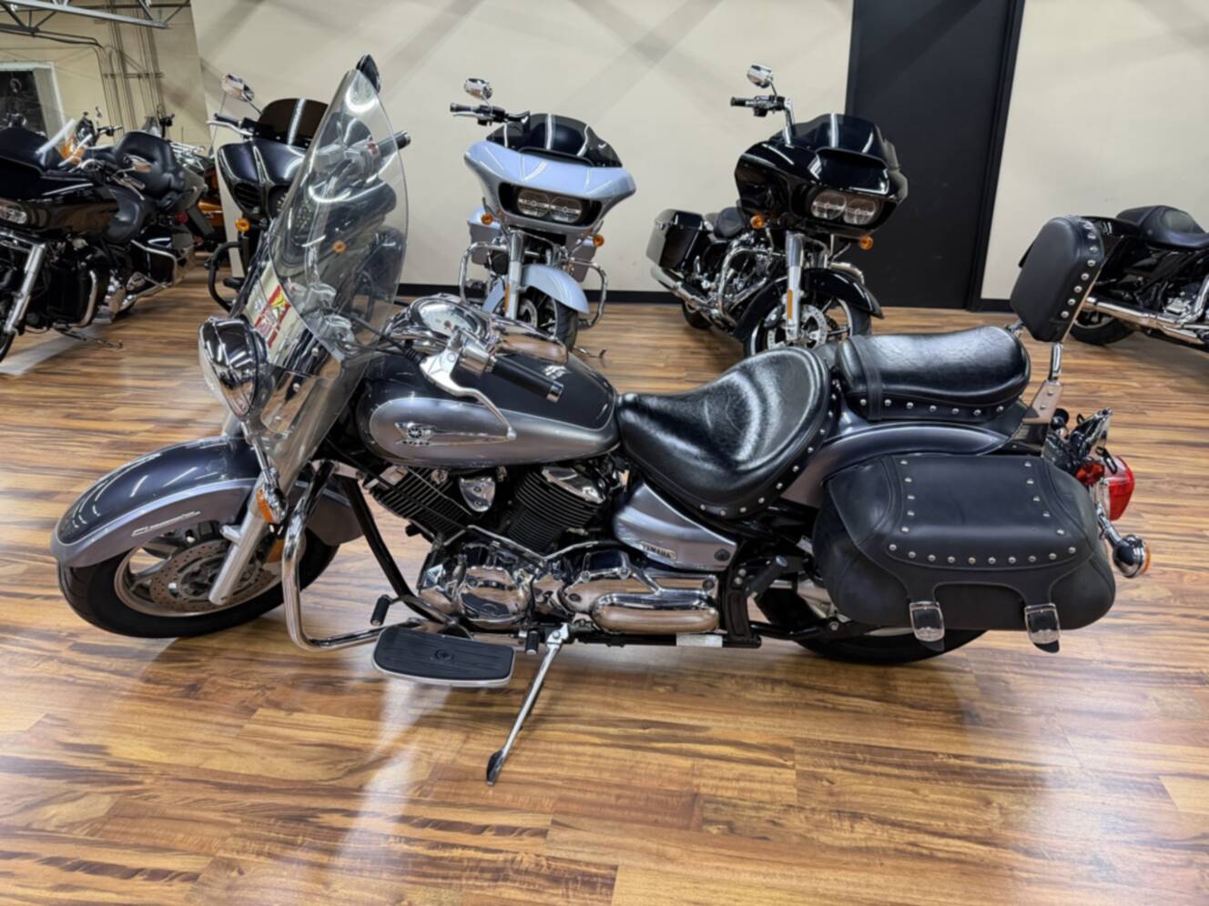 A photo of this 2004 Yamaha V Star 1100