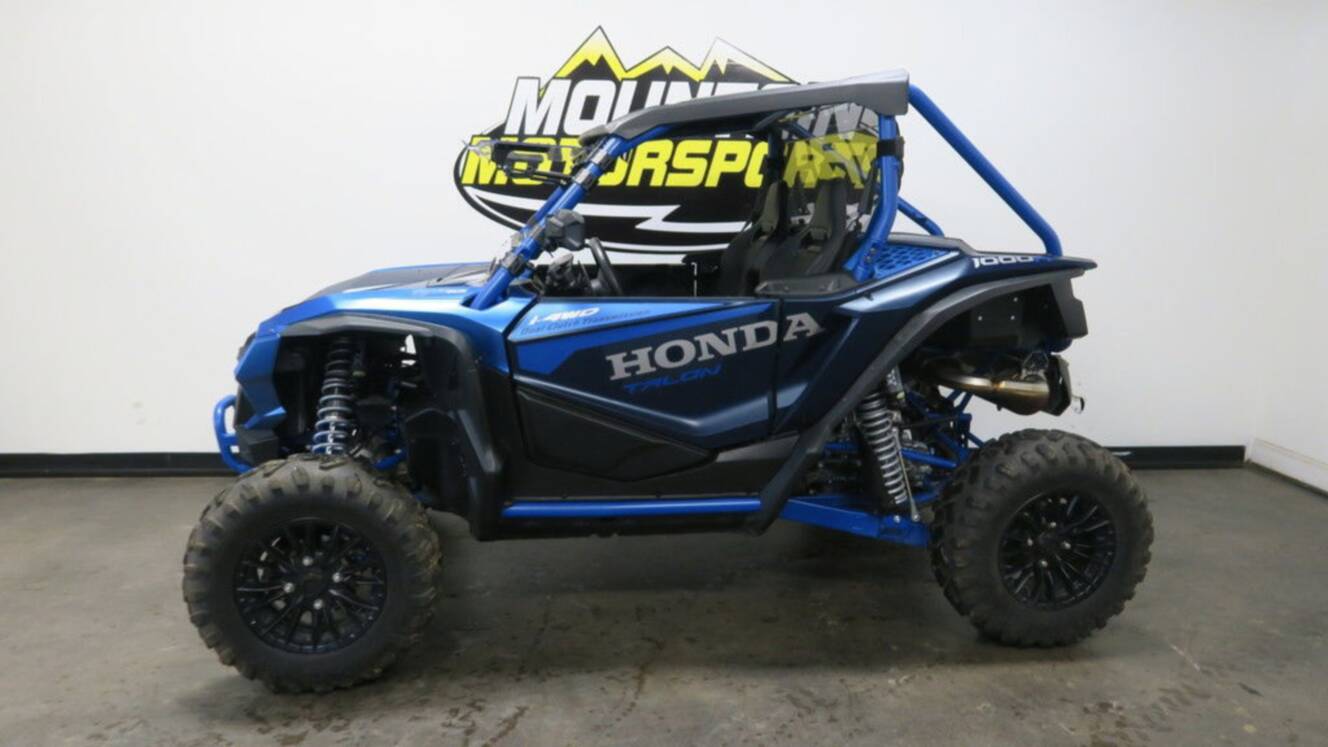 A photo of this 2025 Honda Talon 1000R FOX Live Valve