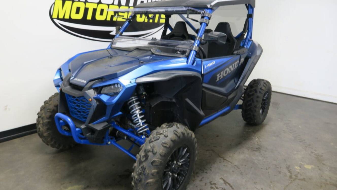 A photo of this 2025 Honda Talon 1000R FOX Live Valve