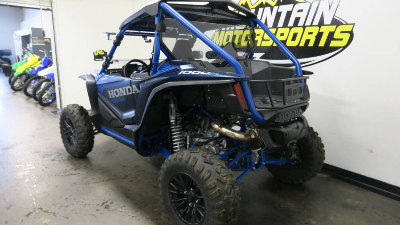 A photo of this 2025 Honda Talon 1000R FOX Live Valve