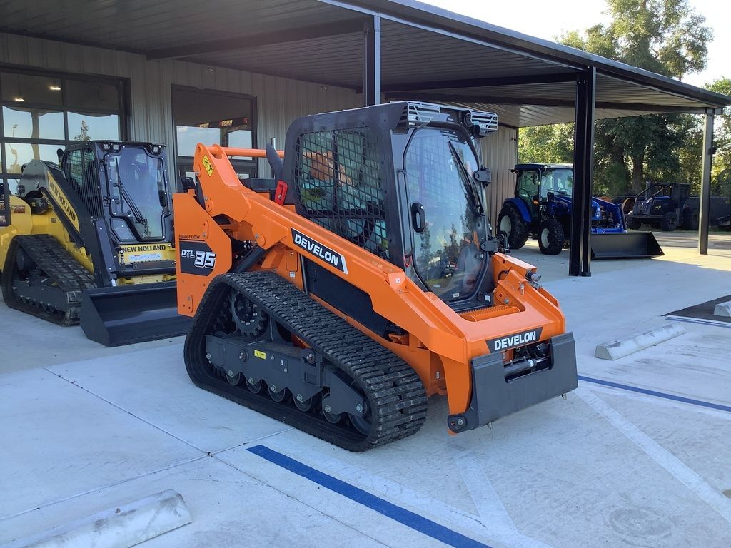 2026 Develon Compact Track Loader DTL35 in Ocala, FL