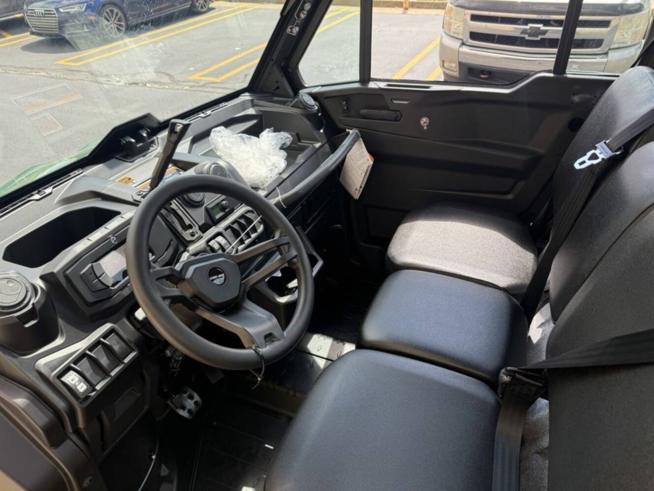 A photo of this 2027 Can-Am Defender DPS CAB HD10 Compass Green