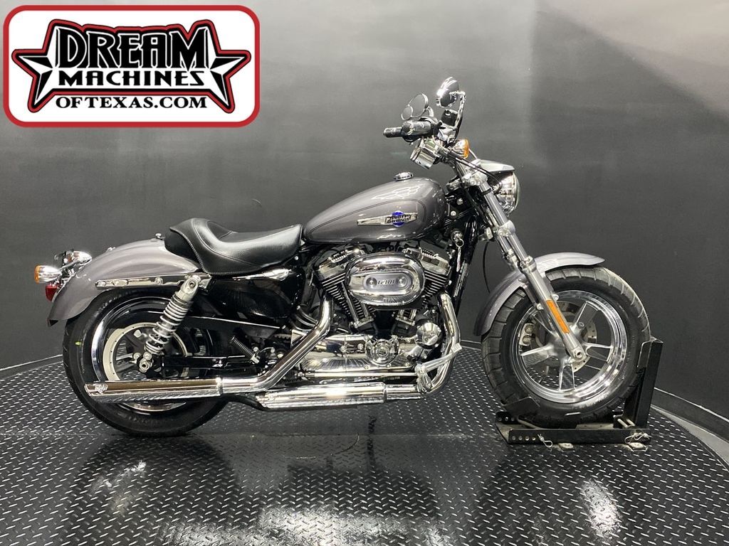 2016 Harley-Davidson® XL1200C - Sportster® 1200 Custom in Farmers Branch, TX