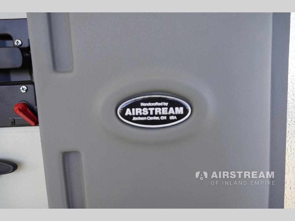 2027 Airstream Classic 30RB Twin in temecula CA