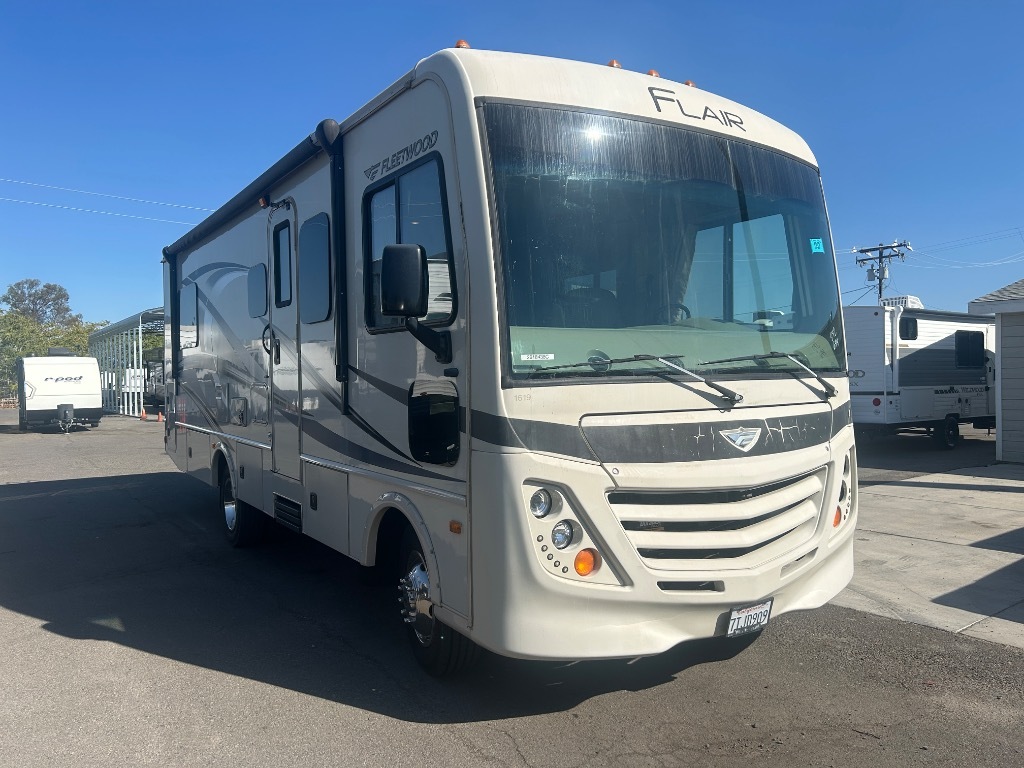 2017 Fleetwood Rv Flair 26D in beaumont CA