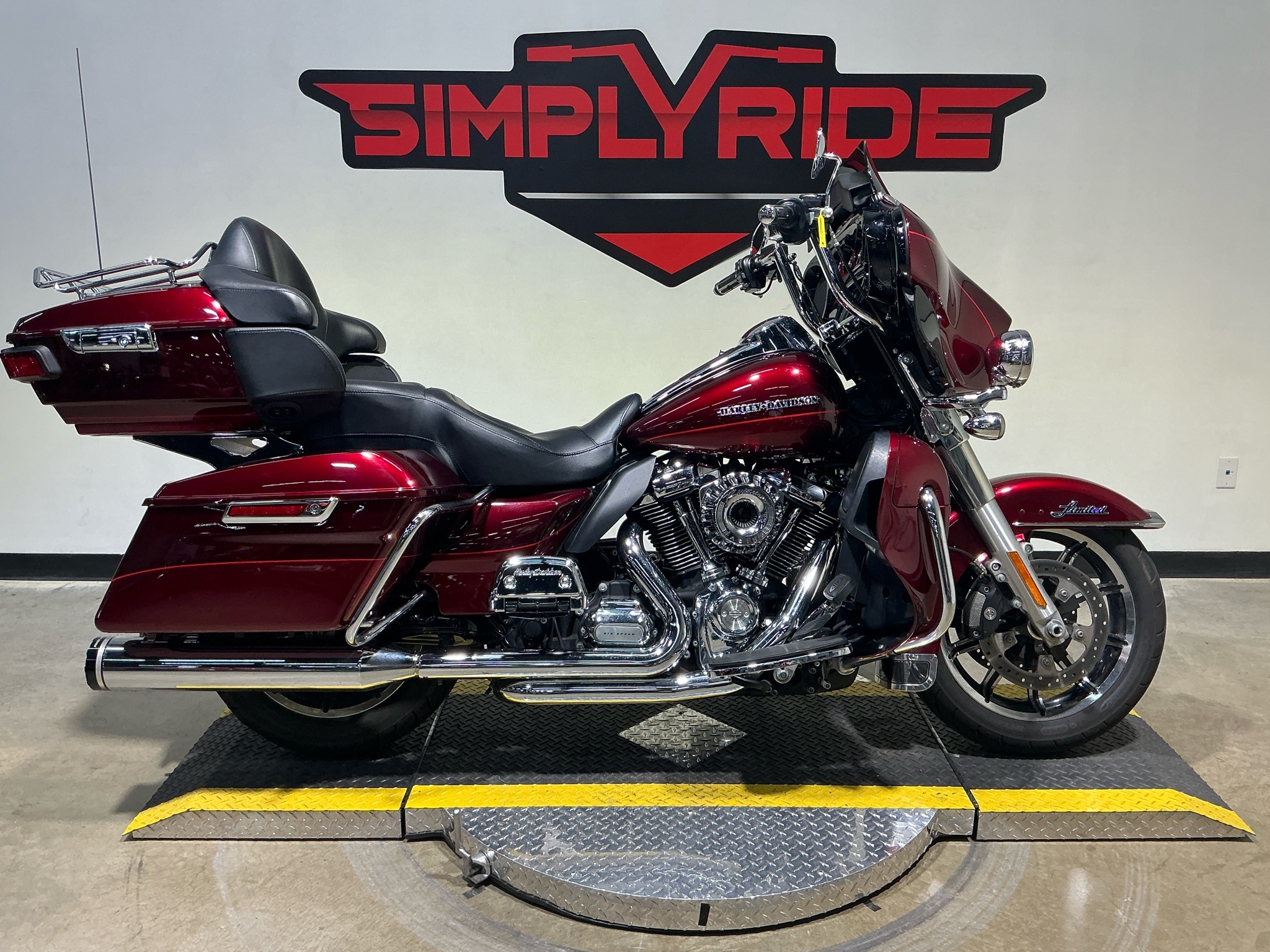 2017 Harley-Davidson Ultra Limited ULTRA LIMITED in Eden Prairie, MN