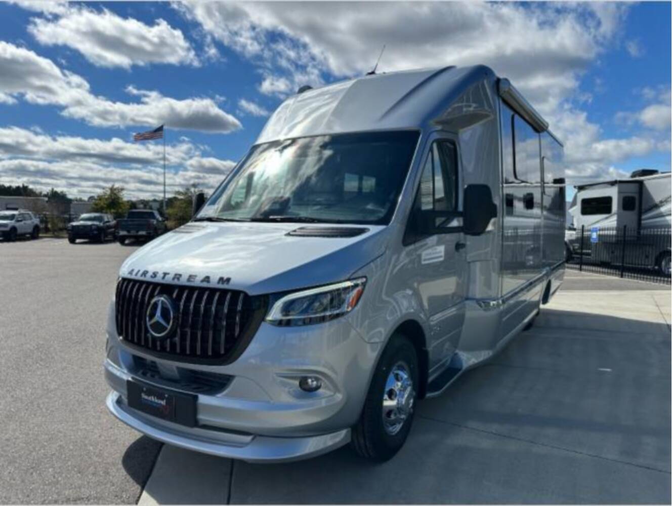 A photo of this 2026 Airstream Atlas