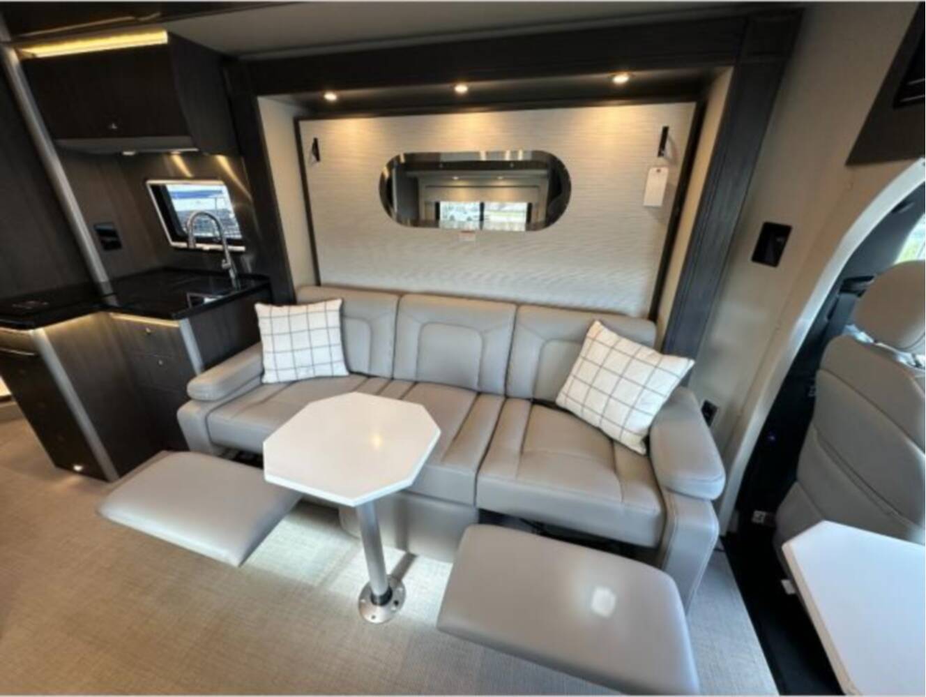 A photo of this 2026 Airstream Atlas