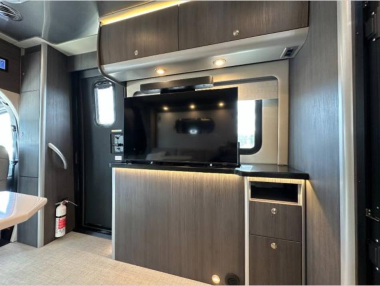 A photo of this 2026 Airstream Atlas
