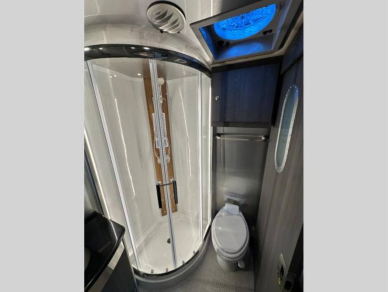 A photo of this 2026 Airstream Atlas