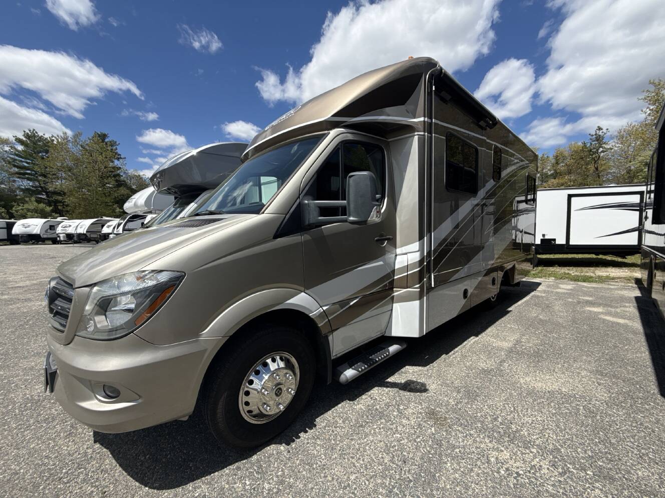A photo of this 2019 Renegade VILLAGIO 25QRS