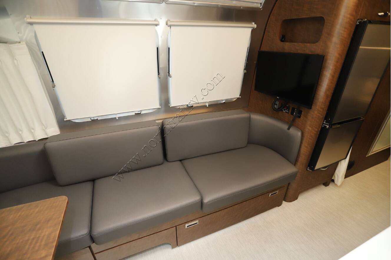 A photo of this 2021 Airstream Globetrotter 25FB