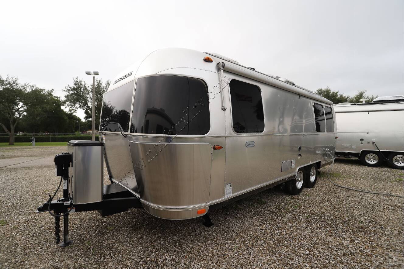 A photo of this 2021 Airstream Globetrotter 25FB