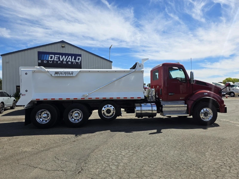 2022 KENWORTH T880