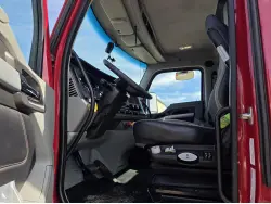 2022 KENWORTH T880