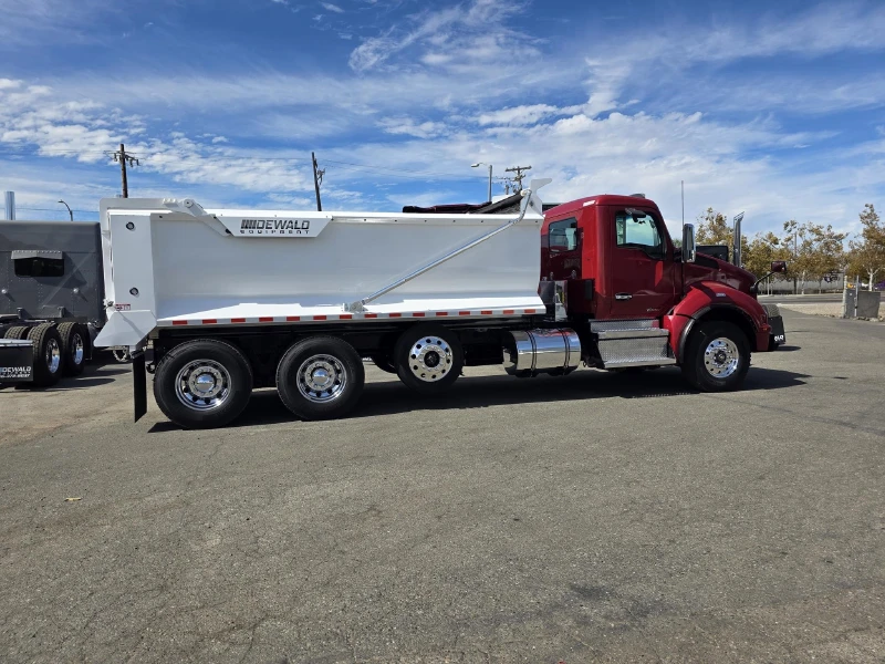 2022 KENWORTH T880