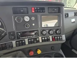 2022 KENWORTH T880