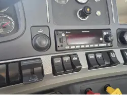 2022 KENWORTH T880