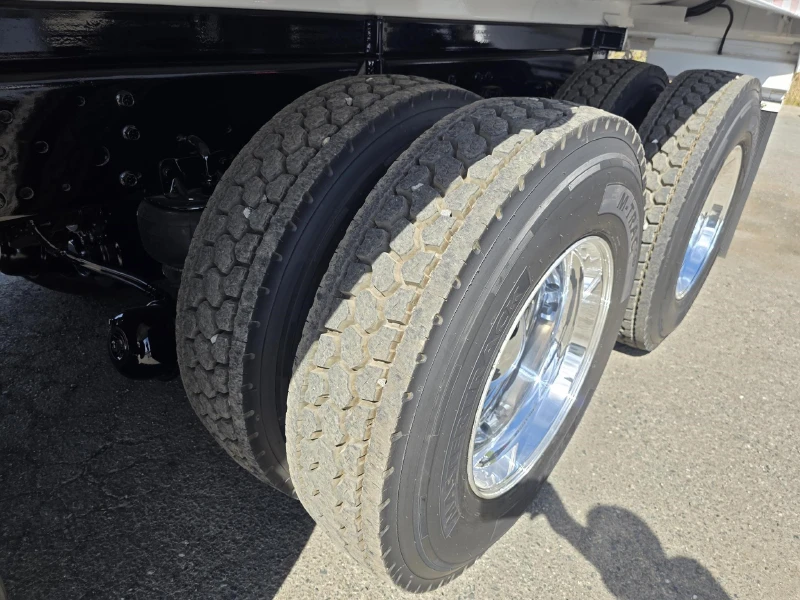 2022 KENWORTH T880