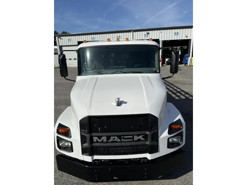 2027 MACK MD6