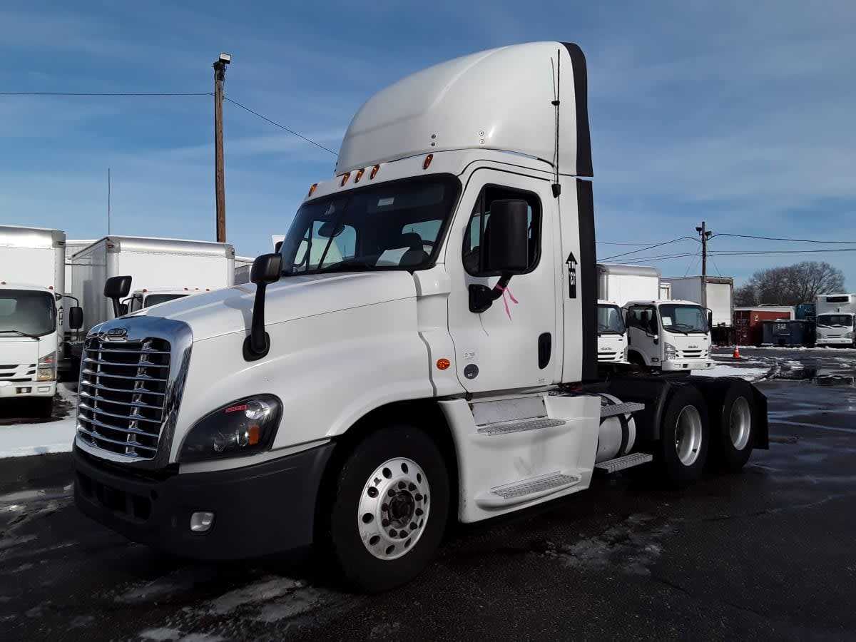 2020 FREIGHTLINER CASCADIA 125 in Salisbury, MA