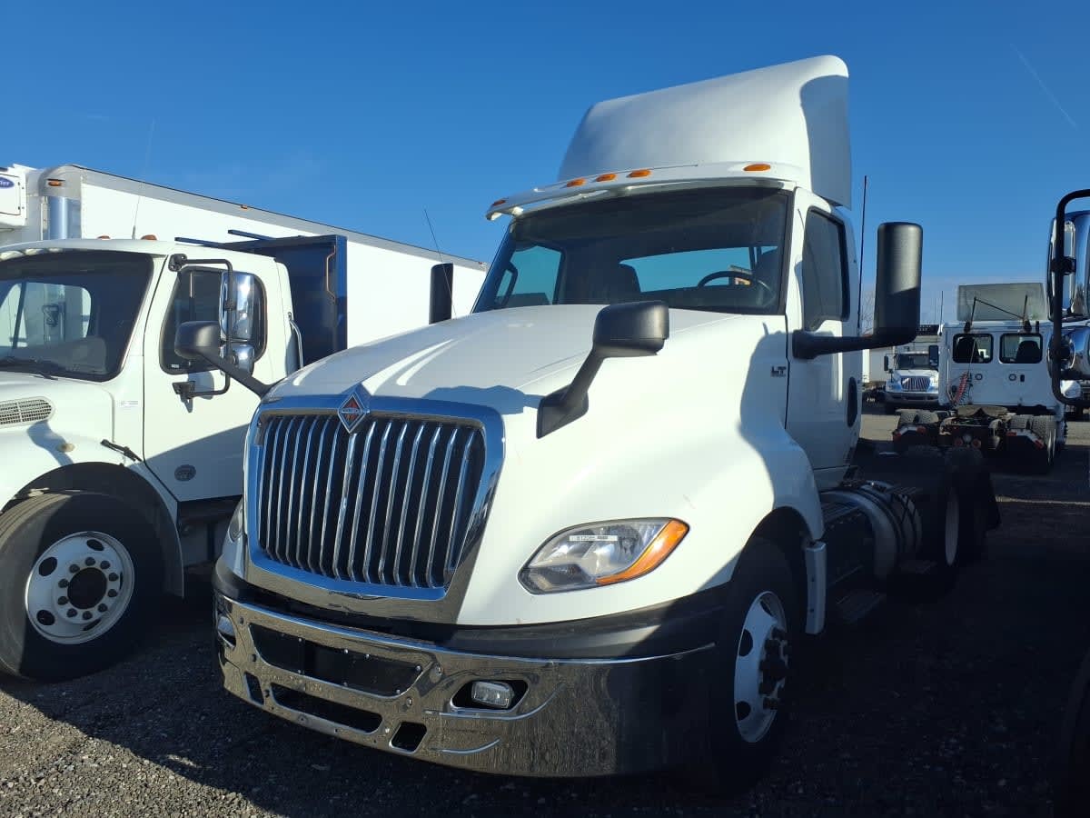 2019 INTERNATIONAL LT625 DAYCAB T/A in Taylor, MI