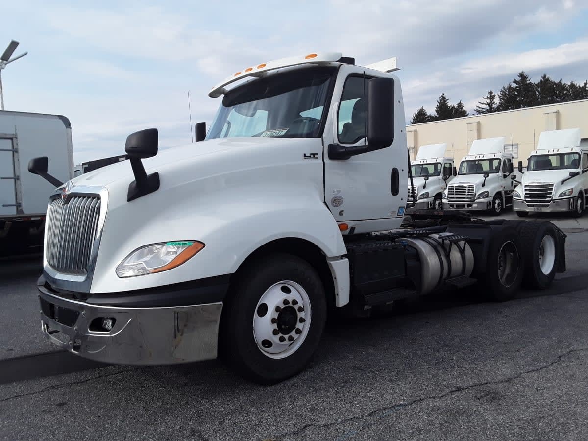 2019 INTERNATIONAL LT625 DAYCAB T/A in Allentown, PA