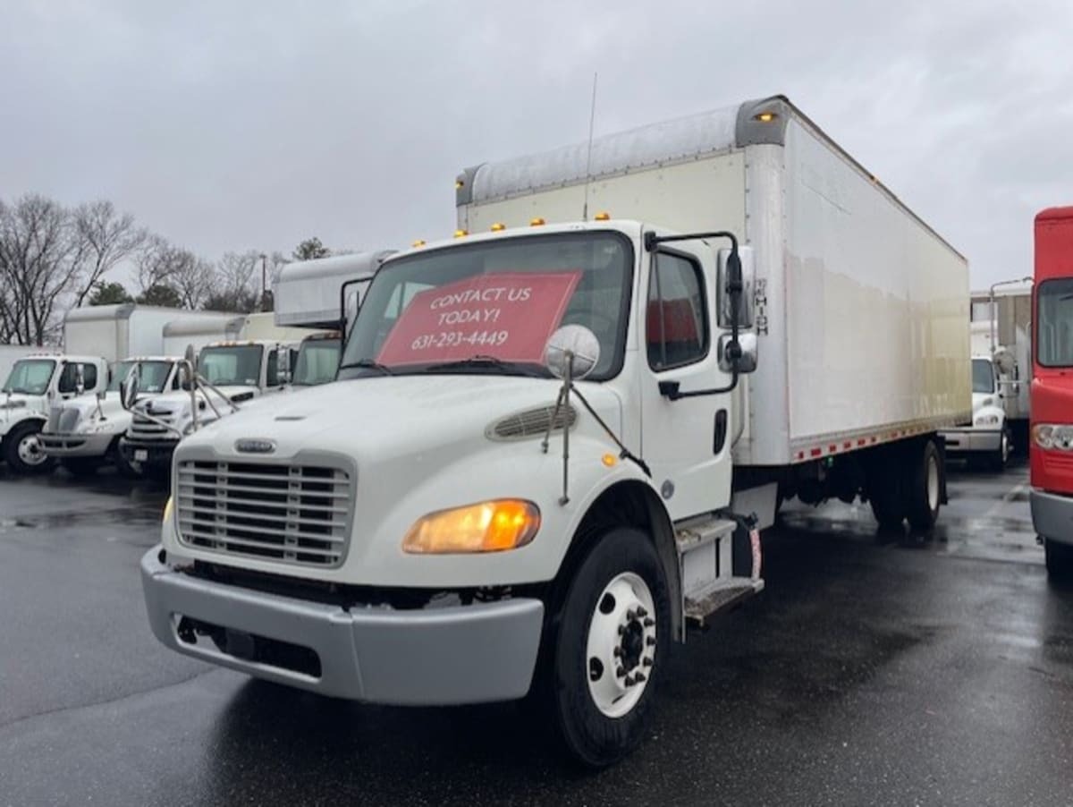 2019 FREIGHTLINER BUSINESS CLASS M2 106 in Farmingdale, NY