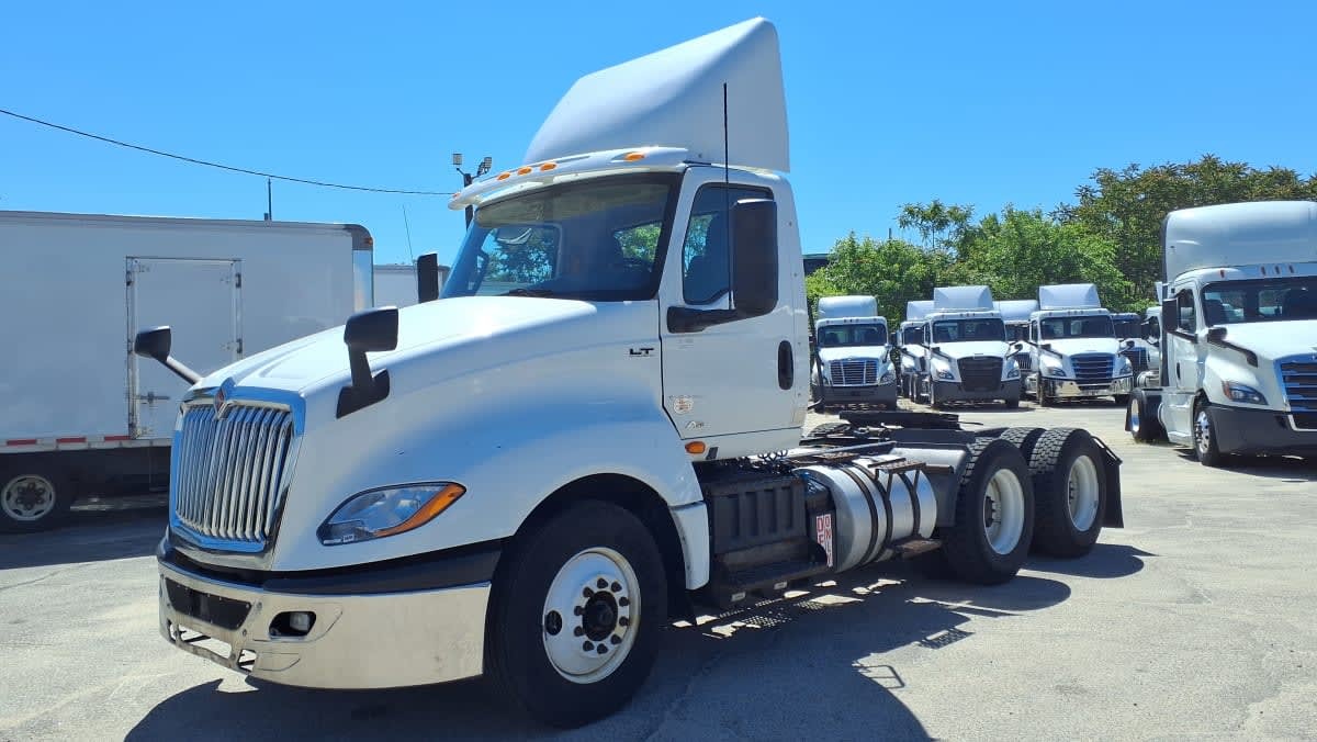 2019 INTERNATIONAL LT625 DAYCAB T/A in Warwick, RI