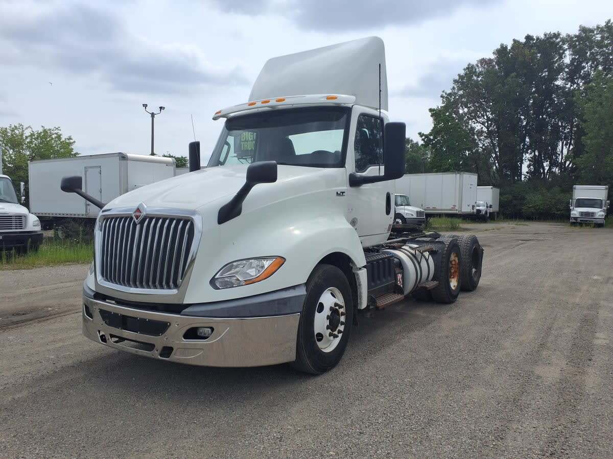 2019 INTERNATIONAL LT625 DAYCAB T/A in Taylor, MI